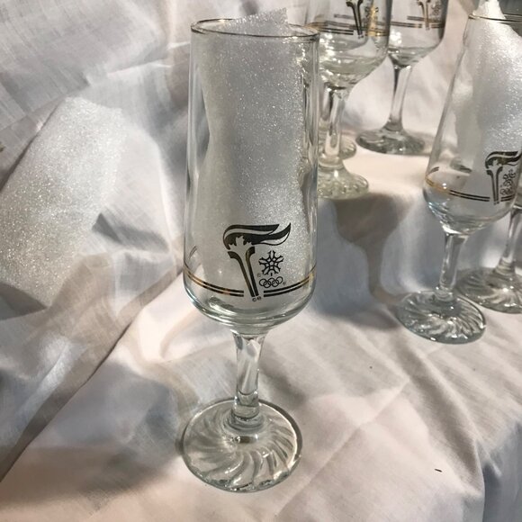 Vintage 1988 Calgary Canada Winter Olympics Champagne Flutes Glasses Set Of 8 - Picture 3 of 7